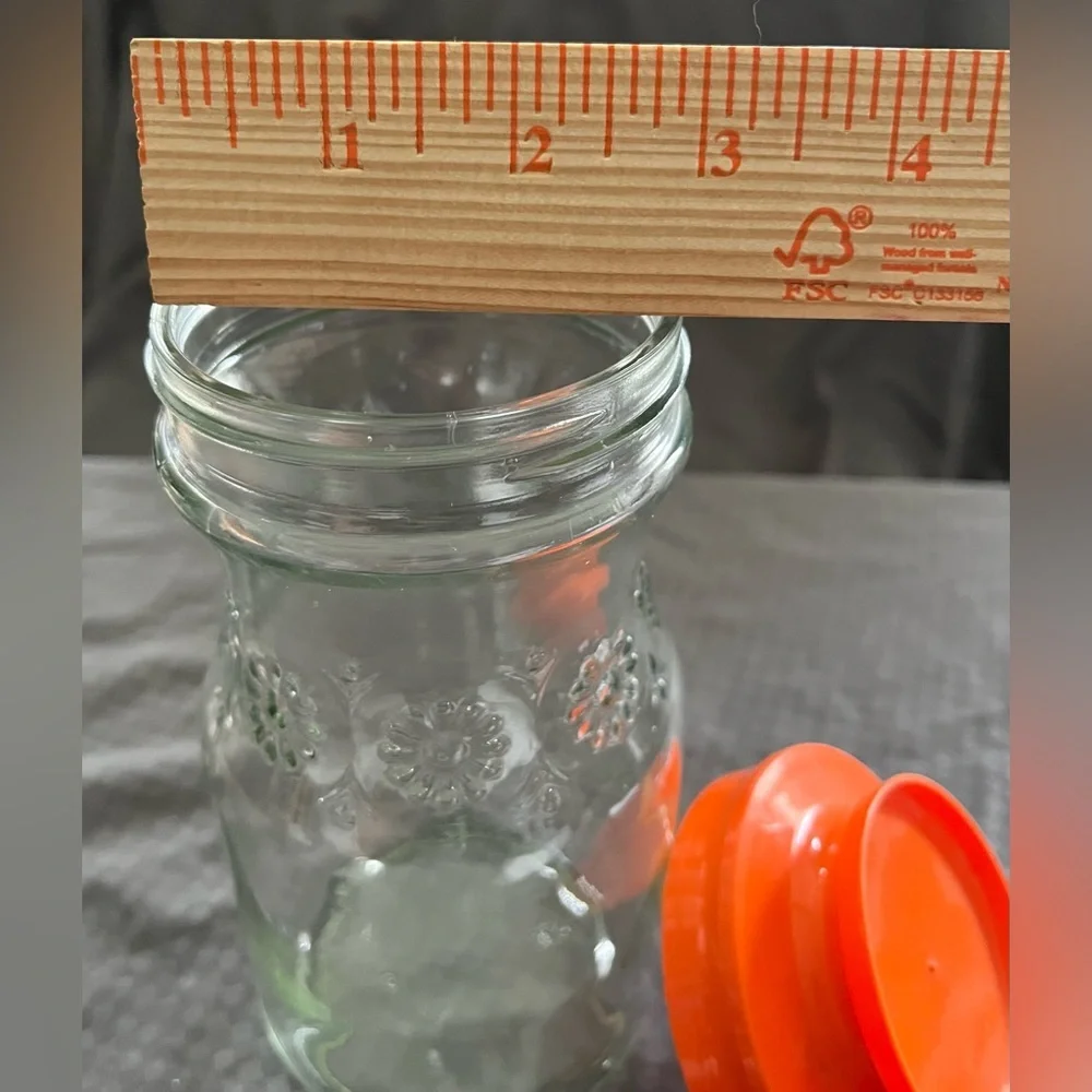 EUC Vintage Anchor Hocking Daisy Carafe Embossed Daisies w/Orange Plastic Lid